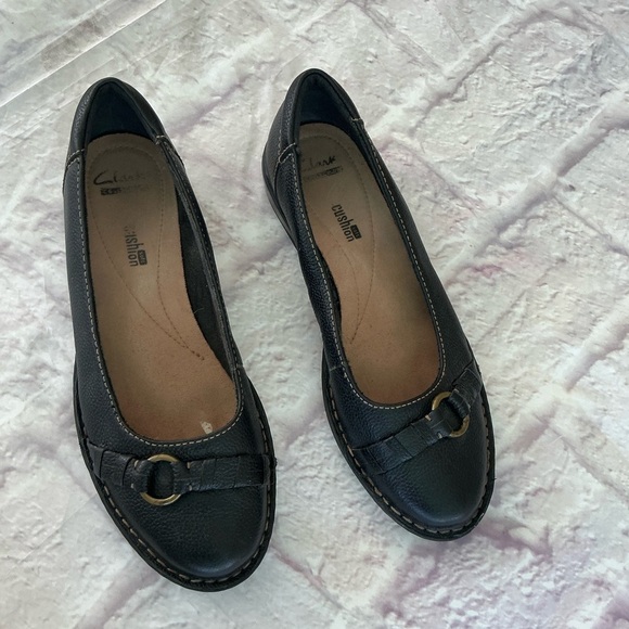 Clarks Black Leather Flats Classic Loafers - Picture 7 of 7